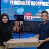 Ahmad Sabang Lakukan Pengundian Doorprize pada Acara Buka Puasa Bersama di Kediaman Achmad Daeng Se’re