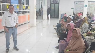 Direktur RSUD Haji Pajonga Daeng Ngalle Takalar, dr Ruslan Ramli, memastikan pelayanan kesehatan tetap berjalan optimal meski WFA berlaku. Sebanyak 18 poli dan IGD tetap melayani masyarakat pasca Lebaran 1447 Hijriah, didukung sistem pendaftaran online serta komitmen Pemkab Takalar di bawah kepemimpinan Bupati Firdaus Daeng Manye dalam meningkatkan pelayanan publik