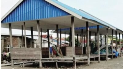 Kasus dugaan penyimpangan proyek Sentra UMKM di Takalar kembali menjadi sorotan. Proyek senilai Rp10 miliar yang bersumber dari dana PEN itu dinilai mandek di Kejari, sementara bangunannya hingga kini terbengkalai tanpa kejelasan penanggung jawab.