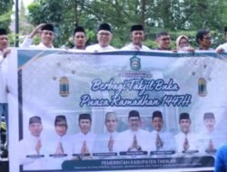 Hangatnya Kebersamaan Ramadan, BKAD Takalar Berbagi Takjil untuk Pengguna Jalan