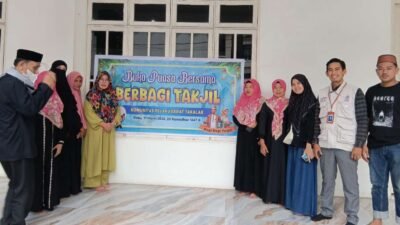 Komunitas Ekraf Panrannuang Takalar Gelar Buka Puasa Bersama, Berbagi Takjil dan Serahkan Sertifikat Halal kepada UMKM