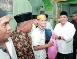 Safari Ramadan di Desa Cikoang, Bupati Takalar Daeng Manye Salurkan Bantuan untuk Warga dan UMKM