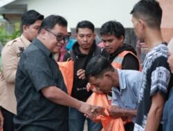 Jelang Idul Fitri, Bupati Takalar Bagikan 238 Paket Lebaran untuk Tenaga Teknis