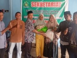 Viral! Tangis Ibu Janda Pecah Saat Terima Bantuan dari Pewarta, Kisahnya Bikin Hati Tersentuh