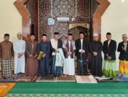 Ribuan Warga Padati Masjid, Camat Galesong Selatan Tutup Sambutan dengan Ajakan Doa untuk Bupati Takalar