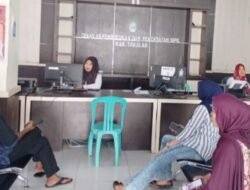 Meski WFA Berlaku, Dukcapil Takalar Diserbu Warga, Antrean Tembus 83 Orang