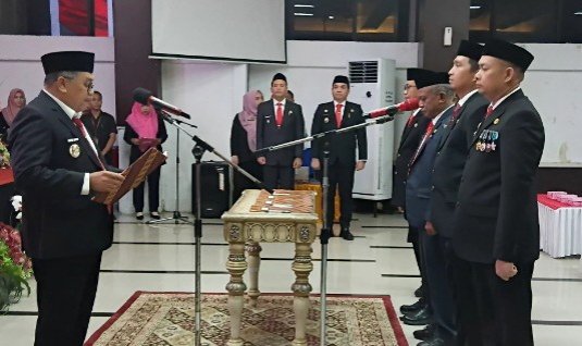 Bupati Takalar, Mohammad Firdaus Daeng Manye, kembali melantik dan mengambil sumpah/janji empat Pejabat Pimpinan Tinggi Pratama (eselon IIB) di lingkup Pemerintah Kabupaten Takalar, Kamis (23/4/2026).
