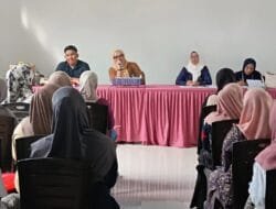 Penyaluran Tambahan KKS PKH di Pattallassang, Camat Imbau Warga Gunakan Bantuan Secara Bijak