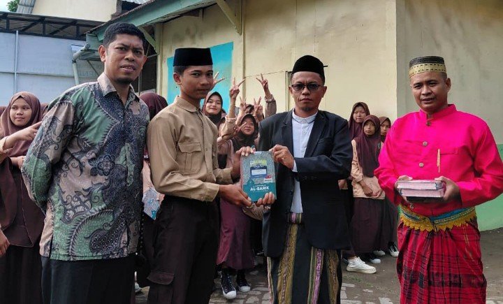 Hardiknas 2026, Semut Indonesia Bagikan Mushaf Al-Qur’an di Tiga Kabupaten Sulawesi Selatan