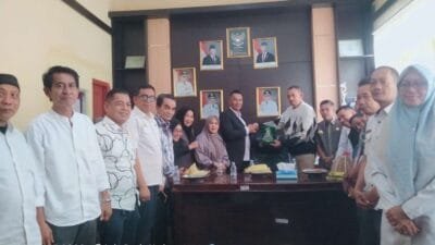 PLT Kadis DLHP Takalar Terima Kunker Komisi III DPRD Bulukumba, Bahas Mangrove hingga Digitalisasi Retribusi
