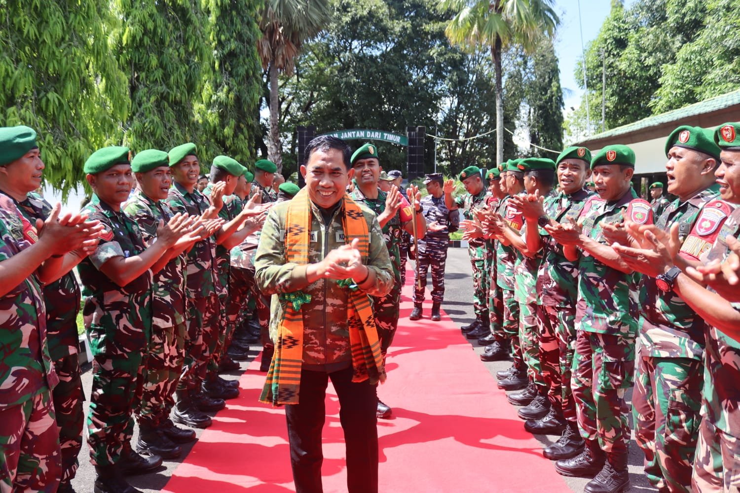 Dari Makodim Hingga Asrama Prajurit, Kunjungan Achamd Daeng Se’re Anggota DPR RI di Takalar Bawa Harapan Baru