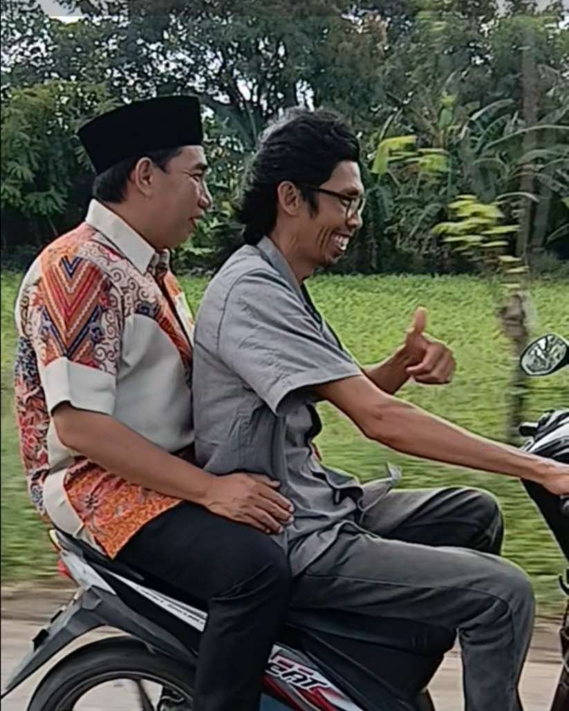H.Achamd Daeng Se're Naik Motor Kunjungi Calon Penerima BPSP dapat Pujian dari Masyarakat Jipang 