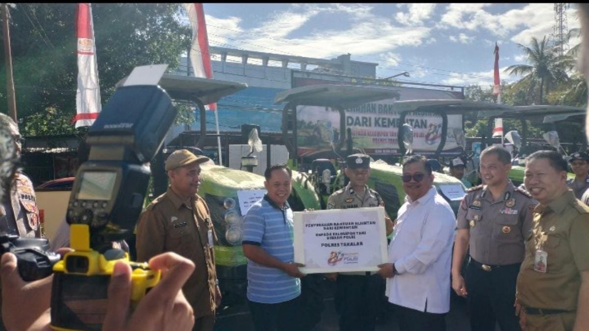 Bantuan Alsintan Kelompok Tani Takalar