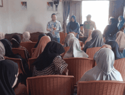 Camat Sanrobone Bersama Puskesmas Gencarkan Sosialisasi Gerakan Assamaturu Bebas TBC Hingga ke Desa-Desa