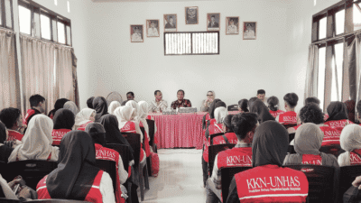 Demi Keamanan dan Kenyamanan, Camat Pattallassang Pisahkan Posko 72 Mahasiswa KKN Unhas