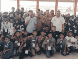 Momen Hangat di MPLS Sekolah Rakyat Takalar, Siswa Baru Antusias Berebut Foto Bersama Bupati Daeng Manye