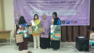 Nur Bintang Qurahmi: Putri Takalar Penuh Prestasi di Panggung Kaligrafi Kontemporer Nasional