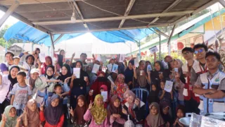 PPK Ormawa HIMAKAHA FKH Unhas Kenalkan Aplikasi GiziTa dan Demo MPASI Berbasis Pangan Lokal untuk Cegah Stunting di Desa Popo