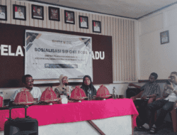 Permudah Akses Layanan Hingga Kepulauan, DPMPTSP Takalar Sosialisasikan SIP OKE BOS dan Takalar Oneclick di Desa Rewataya