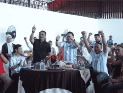 Ratusan Warga Padati Nobar Piala Dunia 2026 di Desa Panaikang, Wakil Bupati Gowa dan Dandim 1409/Gowa Turut Meriahkan