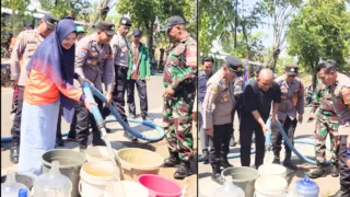 BPBD Takalar Kembali Salurkan Air Bersih ke Warga Desa Timbuseng, Kekeringan Jadi Perhatian