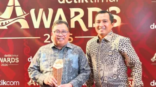 Inovasi “PASSIRIKA BOS” Tembus Panggung Nasional, Daeng Manye Terima detiktimur Awards 2026