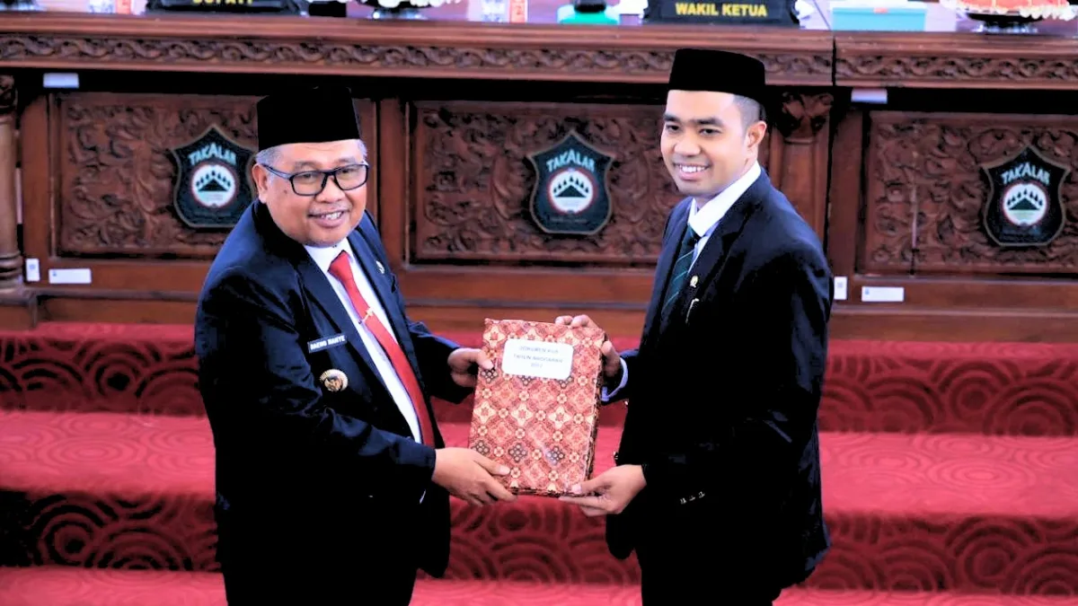 Rapat Paripurna DPRD, Bupati Takalar Serahkan Rancangan KUA-PPAS 2027