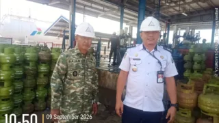 Antisipasi Kelangkaan LPG 3 Kg, Camat Mangarabombang Turun Langsung Pantau Pengisian dan Distribusi