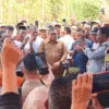 Hadiri Syukuran Panen Raya Tebu di Barugaya, Bupati Takalar Daeng Manye Disambut Teriakan “OPPOKI Bupatiku”