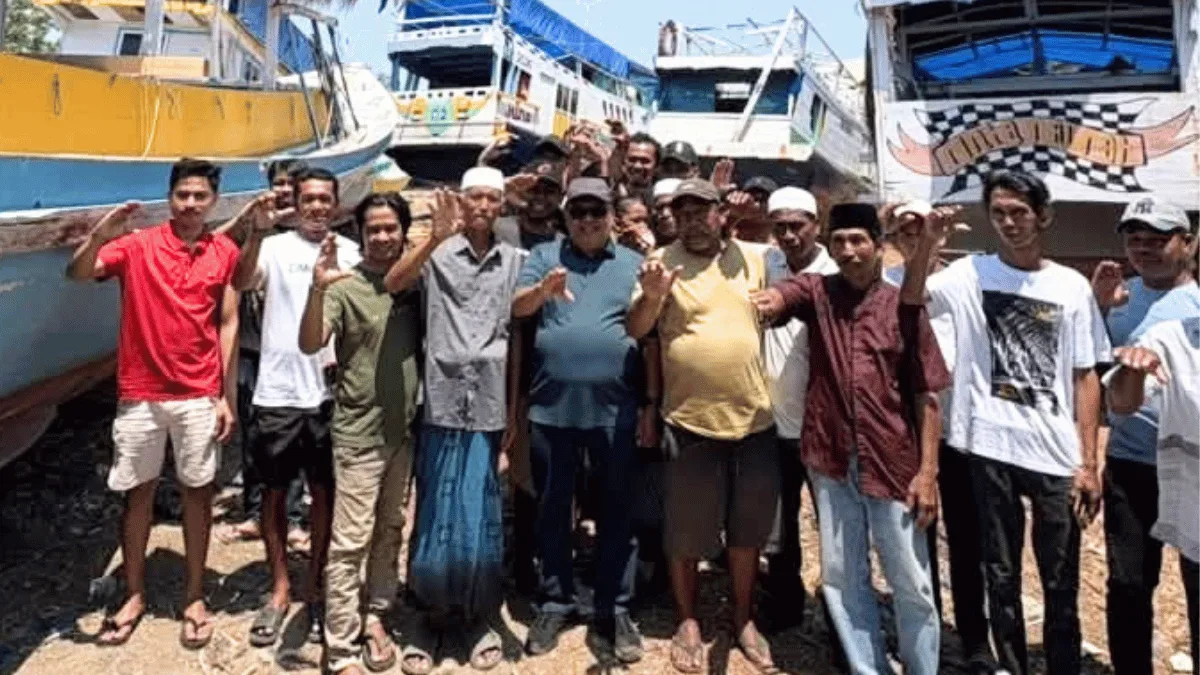 Hari Libur Tak Jadi Penghalang, Bupati Daeng Manye Turun Sapa dan Dengarkan Keluhan Nelayan Galesong