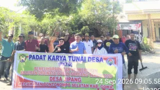 Kades Jipang Arifuddin Kadir Daeng Palallo Pimpin Karya Tunai, Drainase Dusun Soreang Dibersihkan
