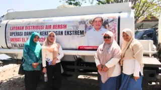 Puskesmas Pattallassang dan PMI Salurkan Air Bersih untuk Warga Terdampak Kekeringan di Laikang dan Cikoang