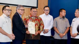 Bupati Takalar Daeng Manye Hadiri Pengawasan Aset Pemda, Sertifikat Tanah BMD Diserahkan