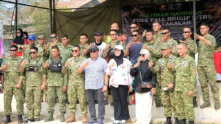 Latihan Harpuan Free Fall di Takalar Selesai, Bupati Daeng Manye Apresiasi TNI Brigif 3 Kostrad dan Ajak Generasi Muda Jadi Prajurit
